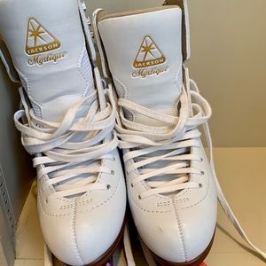 Jackson Mystique Ice Skates size 6.5
